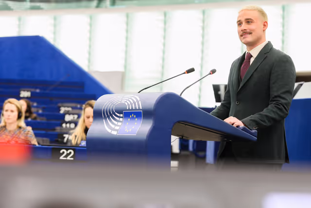 Valokuva 30: EP Plenary session - Presentation of the Digital Networks Act