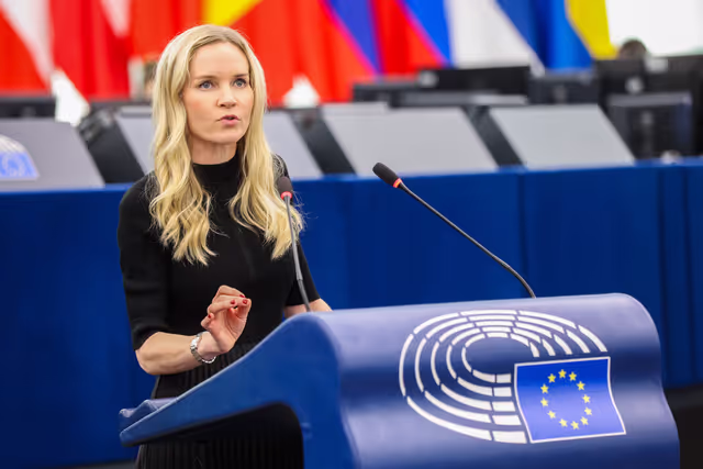 Valokuva 15: EP Plenary session - Presentation of the Digital Networks Act