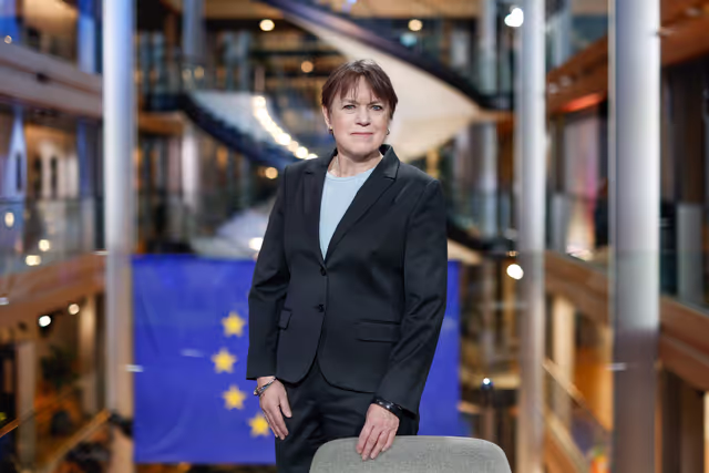 Fotografie 1: Ruth FIRMENICH in the EP in Strasbourg
