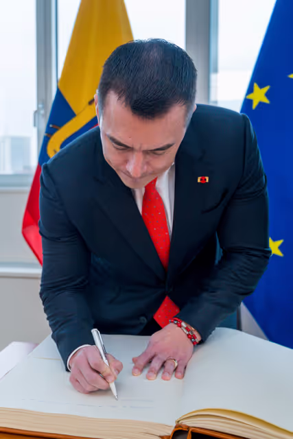 Foto 3: Roberta METSOLA, EP President meets with Daniel NOBOA, President of Ecuador