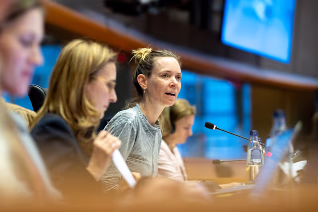 Photo 37: IMCO - Protecting minors from sexualised AI content on TikTok and X/Grok: Implications under the DSA