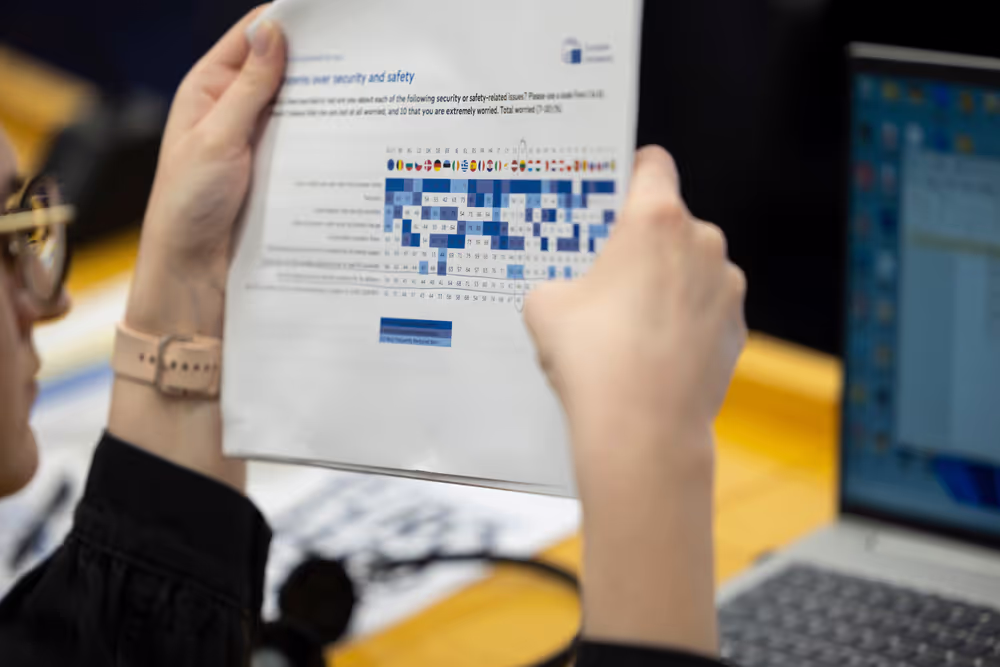 Eurobarometro: Caro vita e lavoro al centro delle priorità, cresce il sostegno all’UE