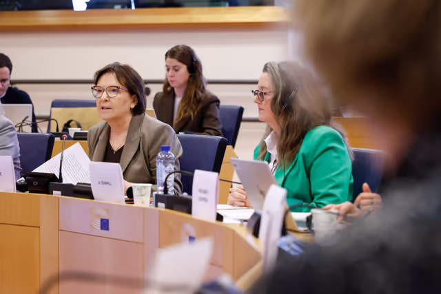 Zdjęcie 23: Roundtable discussion on Strengthening cooperation for children’s rights in Europe