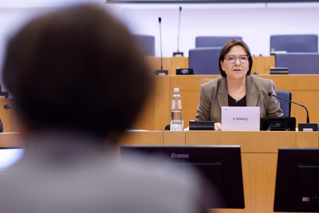 Zdjęcie 27: Roundtable discussion on Strengthening cooperation for children’s rights in Europe
