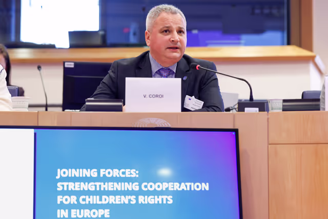 Zdjęcie 14: Roundtable discussion on Strengthening cooperation for children’s rights in Europe