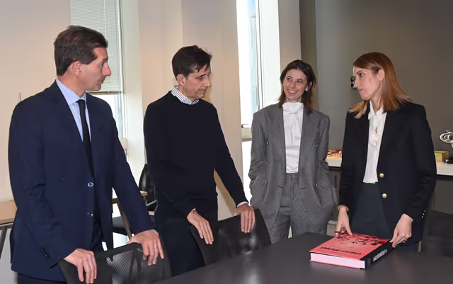 Foto 4: Official visit by Roberta METSOLA, EP President, to Milan (Italy) - Meeting & Discussion with the team of Gazzetta dello Sport