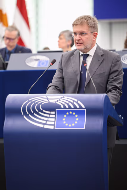 Φωτογραφία 43: EP Plenary Session - Amending Regulations on agricultural products as regards market rules and sectoral support measures in the wine sector and for aromatised wine products