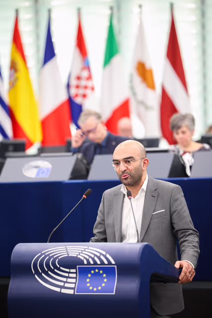 Φωτογραφία 36: EP Plenary Session - Amending Regulations on agricultural products as regards market rules and sectoral support measures in the wine sector and for aromatised wine products
