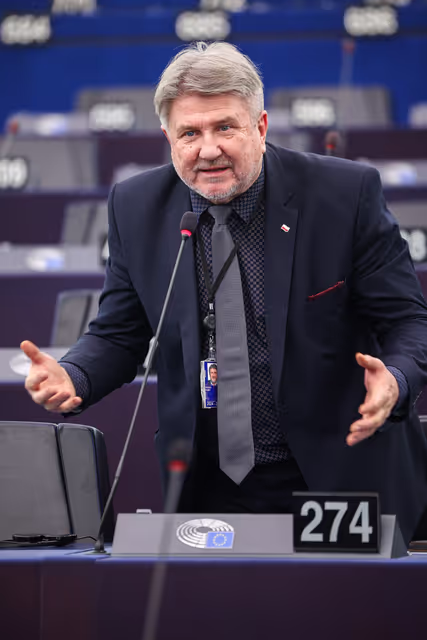 Φωτογραφία 24: EP Plenary Session - Amending Regulations on agricultural products as regards market rules and sectoral support measures in the wine sector and for aromatised wine products
