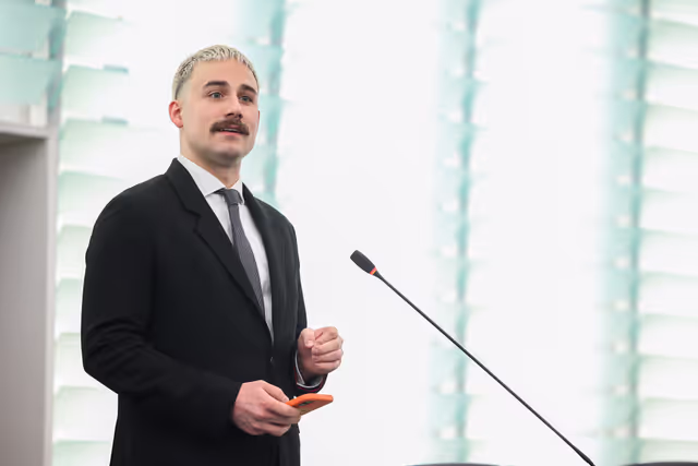 Φωτογραφία 6: EP Plenary Session - Amending Regulations on agricultural products as regards market rules and sectoral support measures in the wine sector and for aromatised wine products