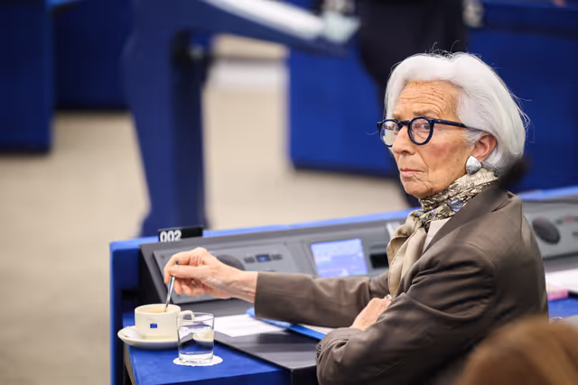 Φωτογραφία 3: EP Plenary Session - Amending Regulations on agricultural products as regards market rules and sectoral support measures in the wine sector and for aromatised wine products