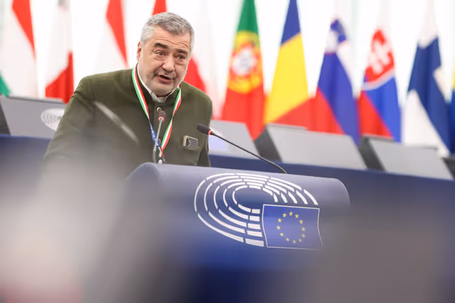 Снимка 44: EP Plenary Session - World Cancer Day