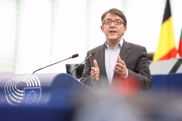 Снимка 35: EP Plenary Session - World Cancer Day