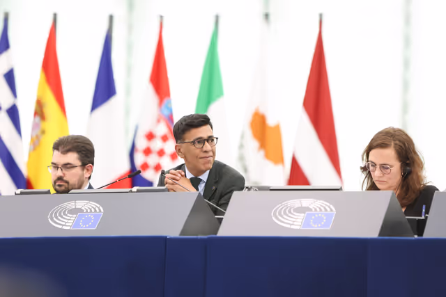 Снимка 29: EP Plenary Session - World Cancer Day