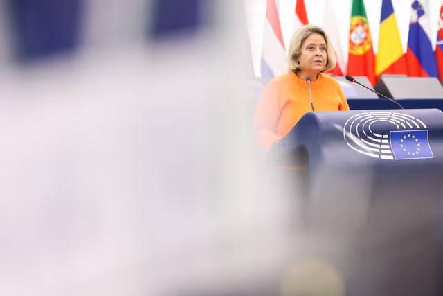 Снимка 28: EP Plenary Session - World Cancer Day