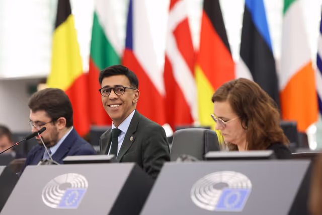 Снимка 24: EP Plenary Session - World Cancer Day