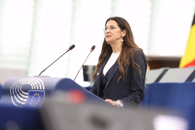 Снимка 15: EP Plenary Session - World Cancer Day