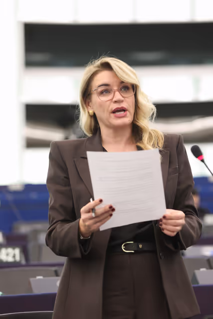 Снимка 1: EP Plenary Session - World Cancer Day