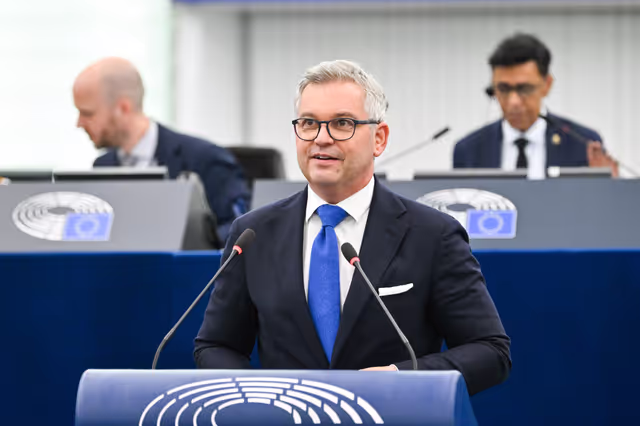 Fotogrāfija 41: EP Plenary Session - Spain’s large-scale regularisation policy and its impact on the Schengen Area and EU migration policy