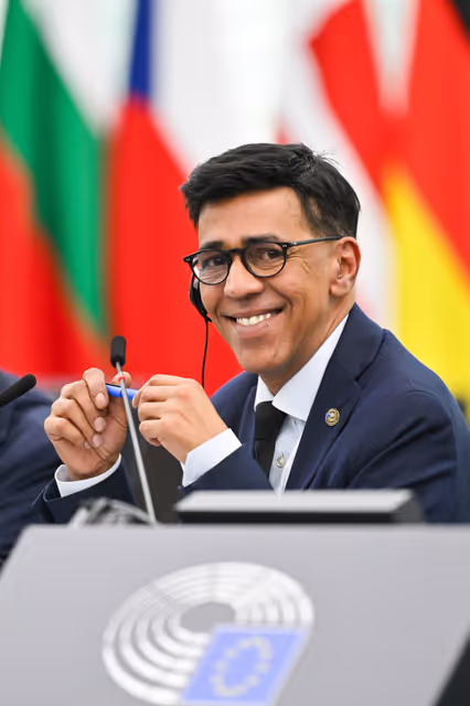 Fotogrāfija 39: EP Plenary Session - Spain’s large-scale regularisation policy and its impact on the Schengen Area and EU migration policy