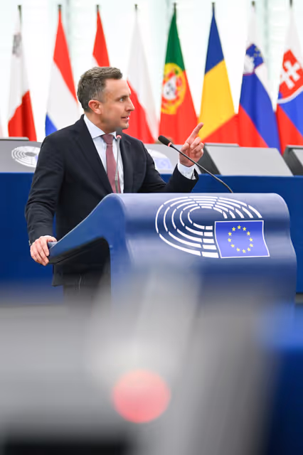 Fotogrāfija 36: EP Plenary Session - Spain’s large-scale regularisation policy and its impact on the Schengen Area and EU migration policy