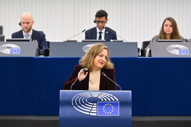 Fotogrāfija 34: EP Plenary Session - Spain’s large-scale regularisation policy and its impact on the Schengen Area and EU migration policy