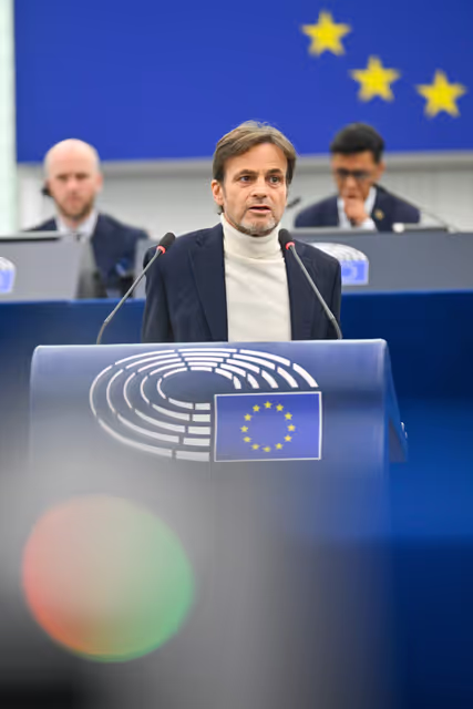 Fotogrāfija 27: EP Plenary Session - Spain’s large-scale regularisation policy and its impact on the Schengen Area and EU migration policy