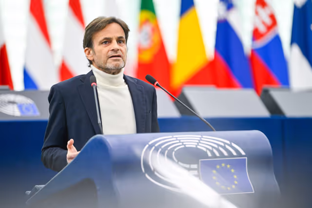 Fotogrāfija 26: EP Plenary Session - Spain’s large-scale regularisation policy and its impact on the Schengen Area and EU migration policy