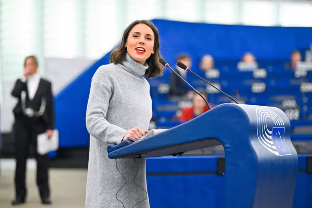 Fotogrāfija 25: EP Plenary Session - Spain’s large-scale regularisation policy and its impact on the Schengen Area and EU migration policy
