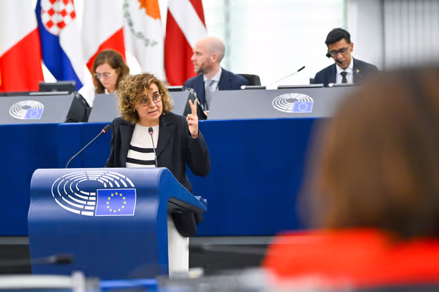 Fotogrāfija 21: EP Plenary Session - Spain’s large-scale regularisation policy and its impact on the Schengen Area and EU migration policy