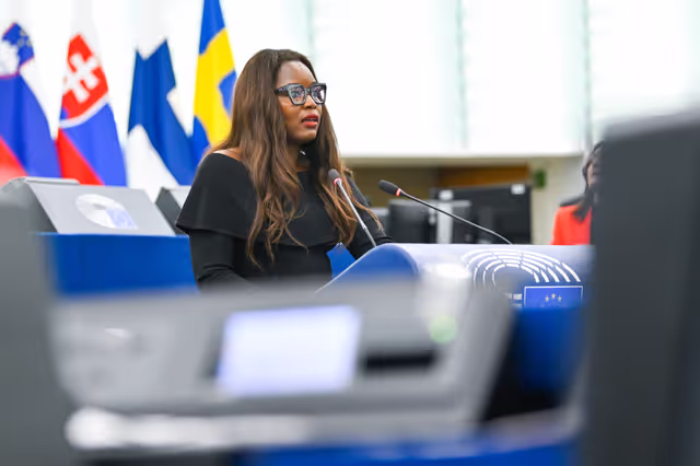 Fotogrāfija 17: EP Plenary Session - Spain’s large-scale regularisation policy and its impact on the Schengen Area and EU migration policy