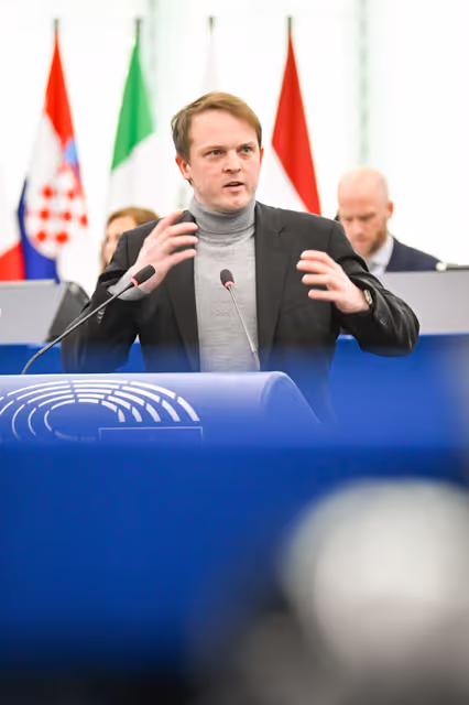 Fotogrāfija 14: EP Plenary Session - Spain’s large-scale regularisation policy and its impact on the Schengen Area and EU migration policy