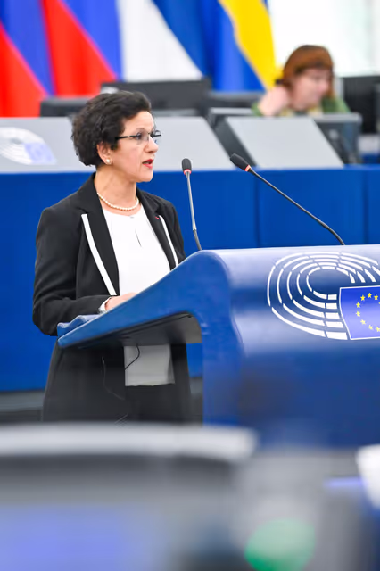 Fotogrāfija 11: EP Plenary Session - Spain’s large-scale regularisation policy and its impact on the Schengen Area and EU migration policy