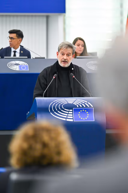 Fotogrāfija 9: EP Plenary Session - Spain’s large-scale regularisation policy and its impact on the Schengen Area and EU migration policy