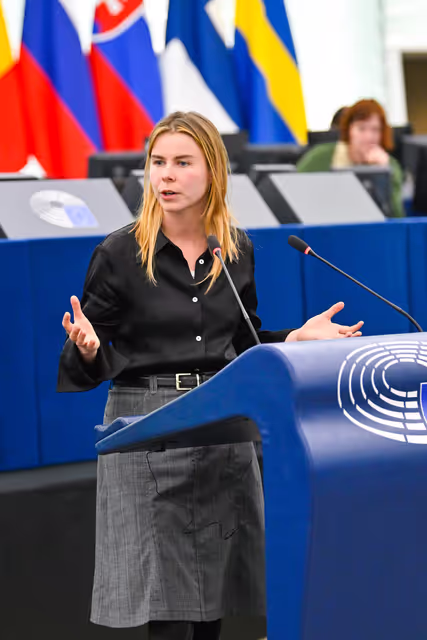 Fotogrāfija 46: EP Plenary Session - Spain’s large-scale regularisation policy and its impact on the Schengen Area and EU migration policy