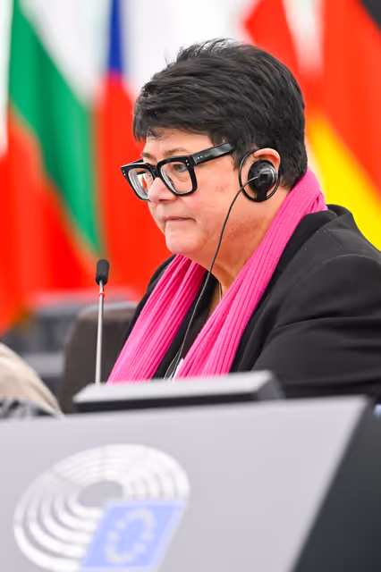 Fotogrāfija 40: EP Plenary Session - Spain’s large-scale regularisation policy and its impact on the Schengen Area and EU migration policy