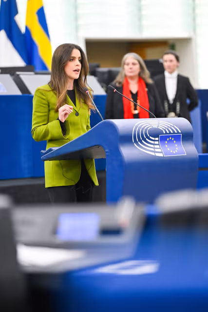 Fotogrāfija 35: EP Plenary Session - Spain’s large-scale regularisation policy and its impact on the Schengen Area and EU migration policy