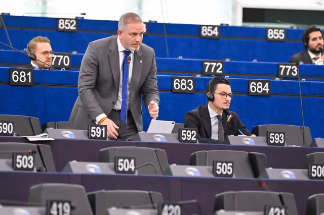 Fotogrāfija 30: EP Plenary Session - Spain’s large-scale regularisation policy and its impact on the Schengen Area and EU migration policy