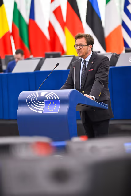 Fotogrāfija 20: EP Plenary Session - Spain’s large-scale regularisation policy and its impact on the Schengen Area and EU migration policy