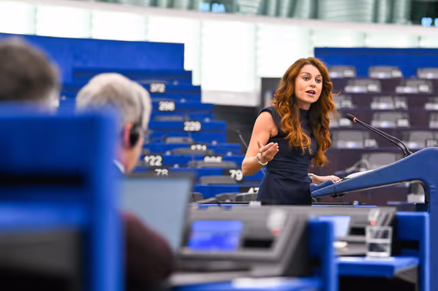 Fotogrāfija 16: EP Plenary Session - Spain’s large-scale regularisation policy and its impact on the Schengen Area and EU migration policy