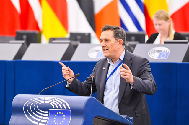 Fotogrāfija 14: EP Plenary Session - Spain’s large-scale regularisation policy and its impact on the Schengen Area and EU migration policy