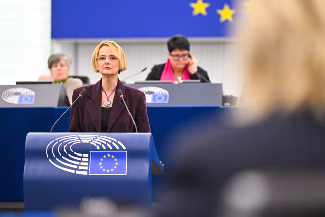 Fotogrāfija 10: EP Plenary Session - Spain’s large-scale regularisation policy and its impact on the Schengen Area and EU migration policy