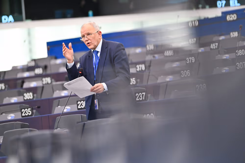 EP Plenary Session - Spain’s large-scale regularisation policy and its impact on the Schengen Area and EU migration policy