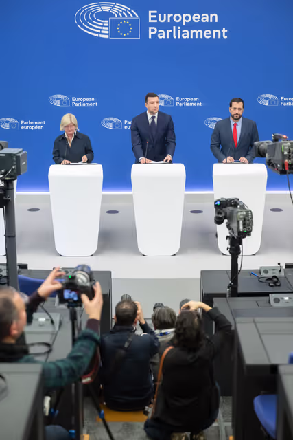 Fotografija 11: Press briefing Patriots for Europe