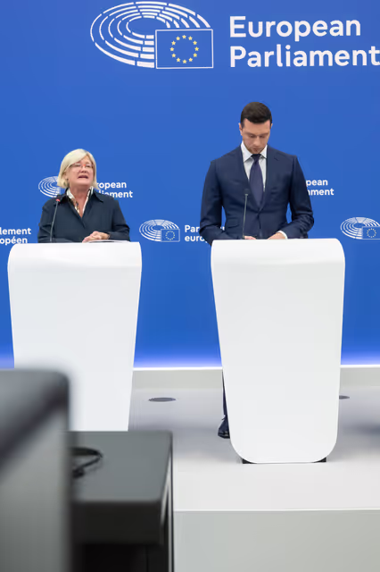 Fotografija 10: Press briefing Patriots for Europe