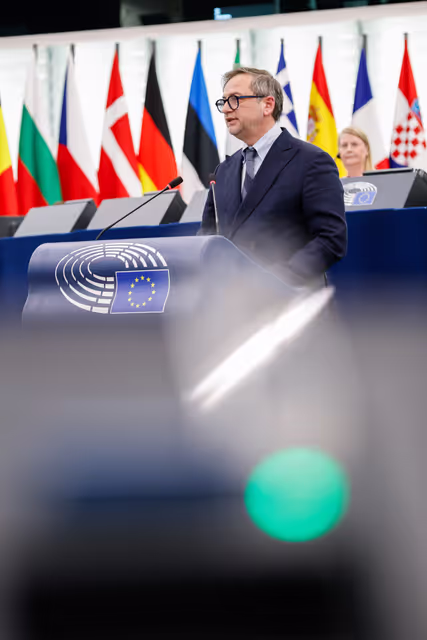 Suriet 21: EP Plenary Session - Developing a new EU anti-poverty strategy