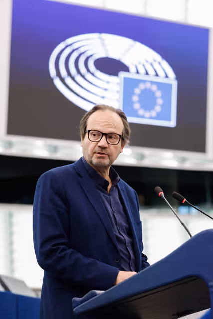 Suriet 13: EP Plenary Session - Developing a new EU anti-poverty strategy