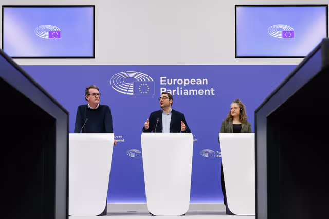 Press conference on the report on the Anti-Poverty Strategy