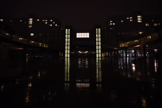 Photo 7 : M'Illumino di Meno initiative - The lighting in Parliament’s main buildings lowered to the minimum required, reaffirming its commitment to reducing its energy consumption and its environmental responsibility