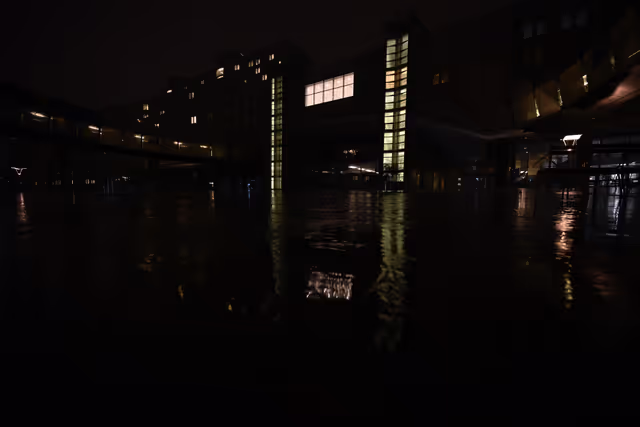 Photo 3 : M'Illumino di Meno initiative - The lighting in Parliament’s main buildings lowered to the minimum required, reaffirming its commitment to reducing its energy consumption and its environmental responsibility